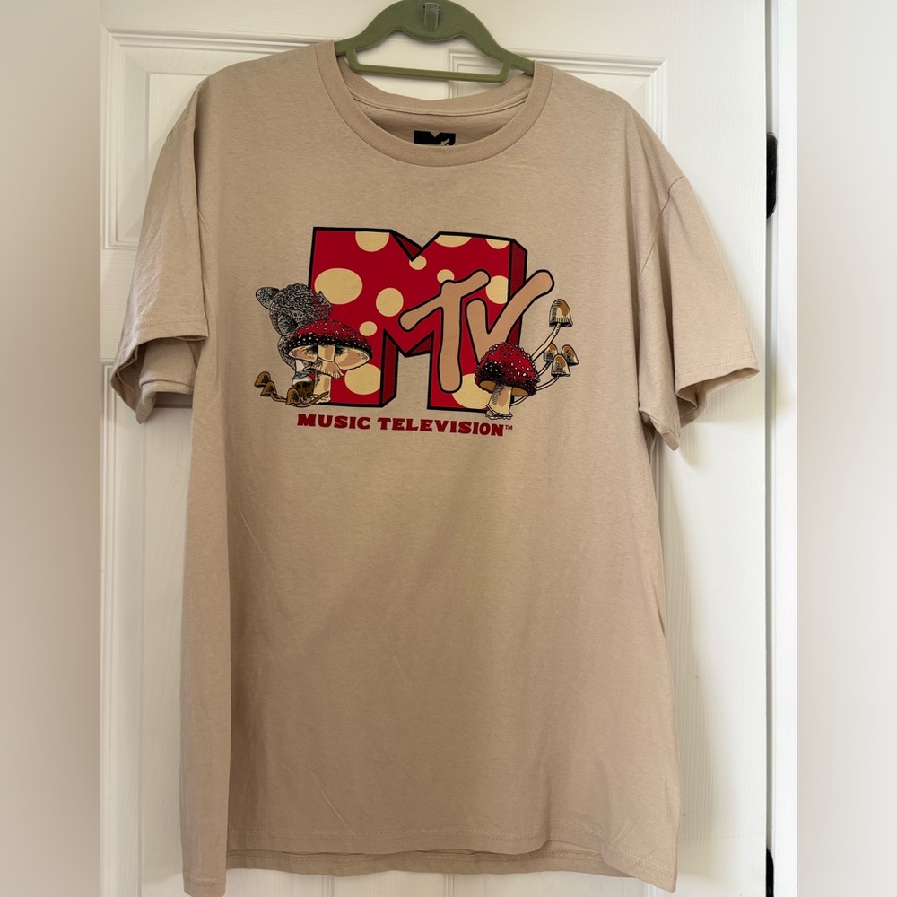 MTV Graphic T-Shirt in Tan